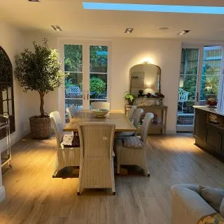Full height French doors allow extra wall space as well as looking good and the garden here is a perfect extension to this room#neptunehome#interiorstyling#frenchdoors#renovationproject #openplanliving#openplandesign#londonlight